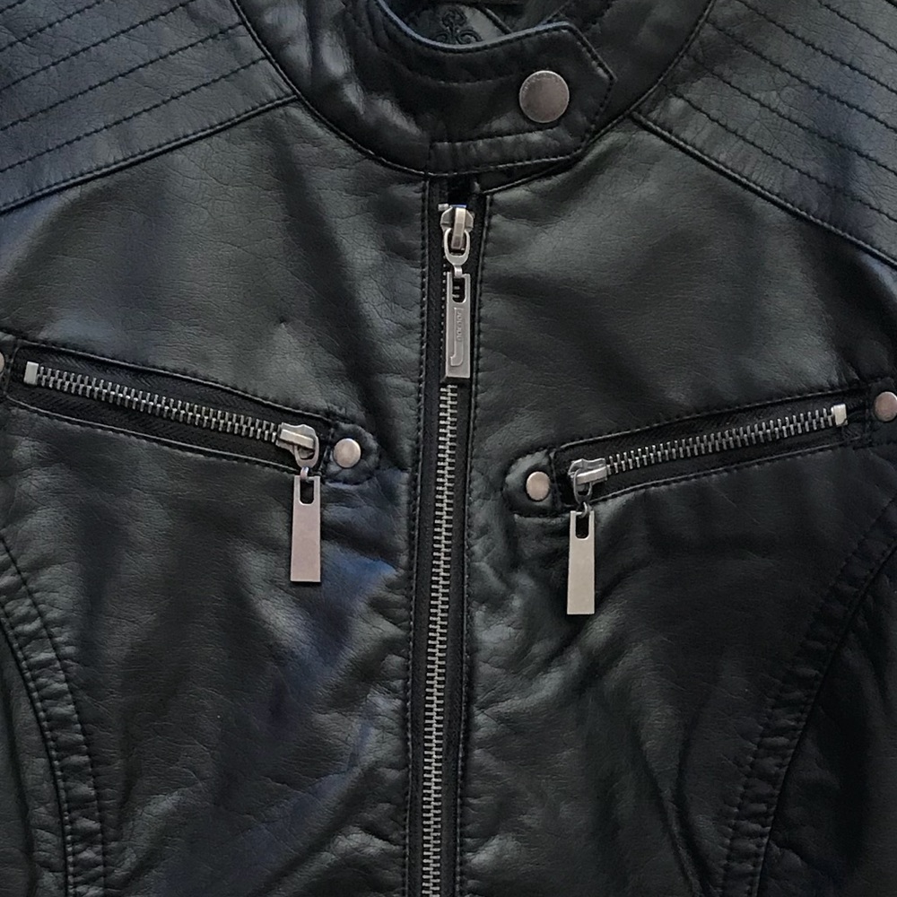Leather Jacket - Picture 4 of 7